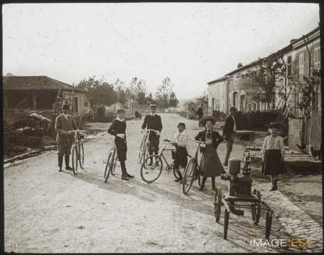 Groupe de cyclistes (Belleville)